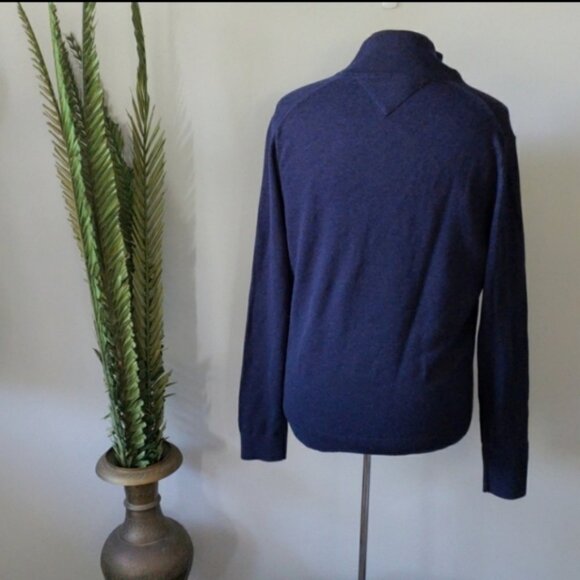 Tommy Hilfiger navy pullover with 4 button front NWT - Picture 2 of 3